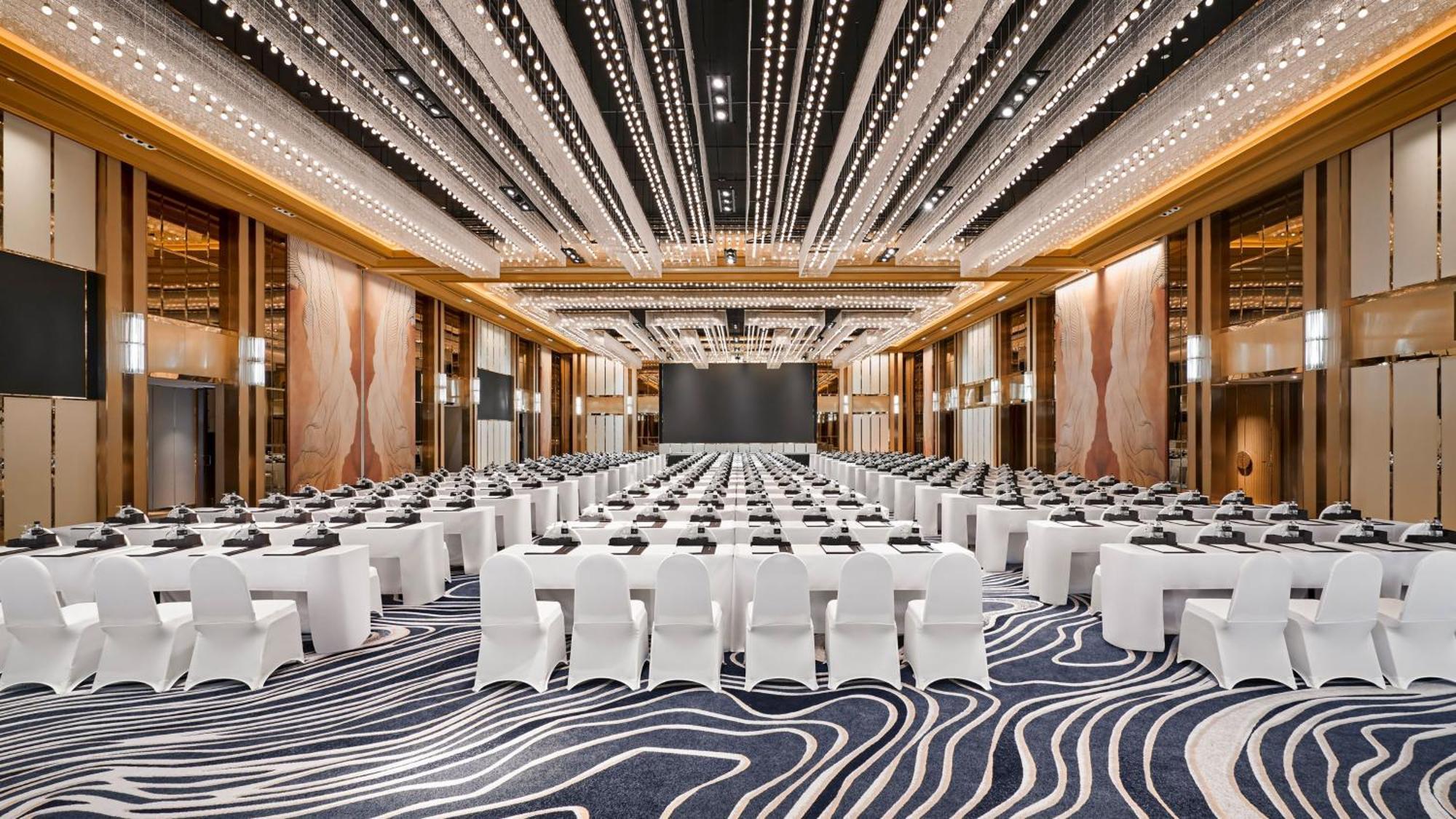 Khách sạn hẻo lánh Intercontinental Residences Sài Gòn 5*